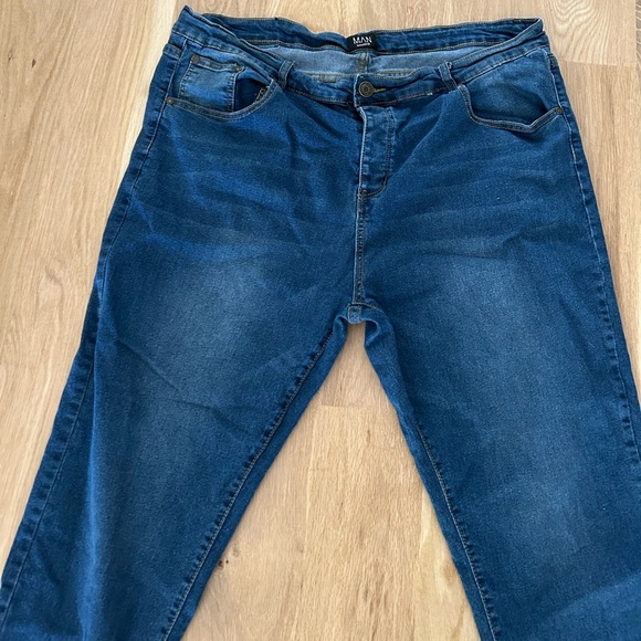 Boohoo Man Denim Blue Straight Leg Jeans Size 46R - Picture 2 of 3